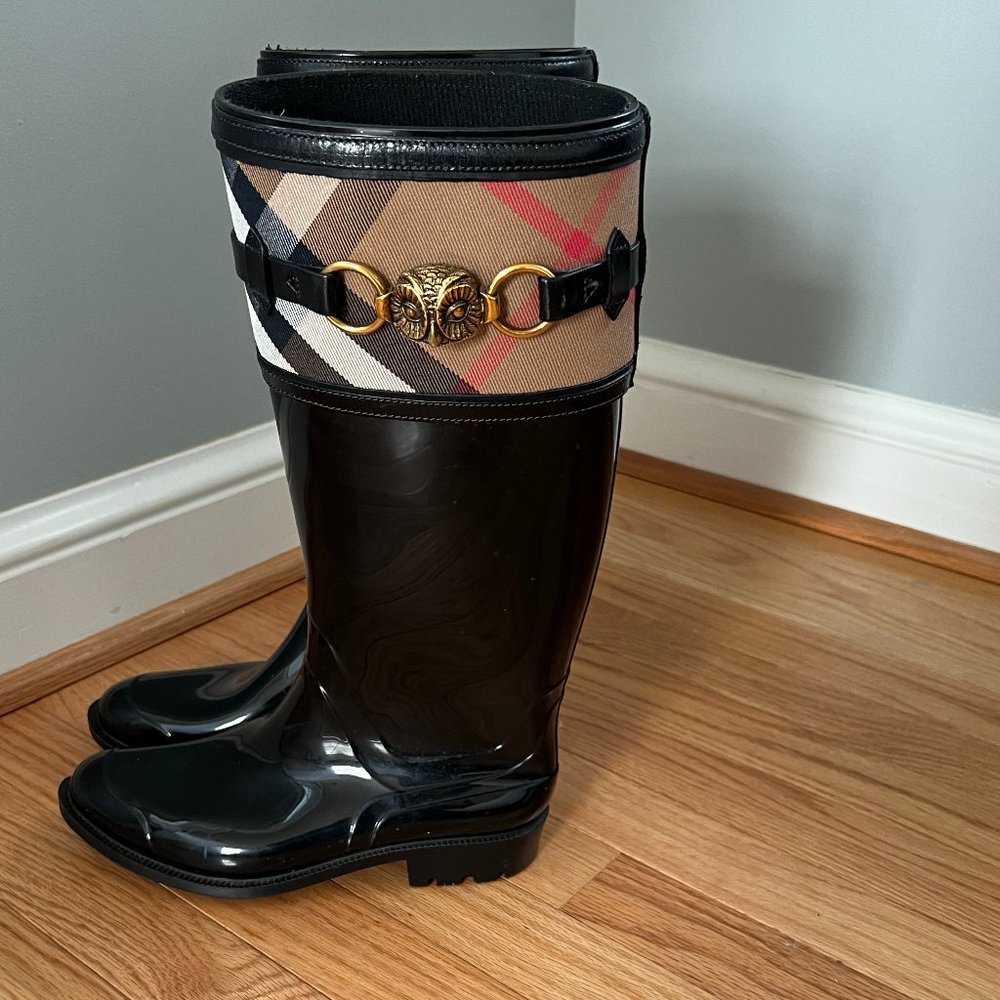 RARE Burberry Owl Rain Boots - Picture 3 of 3